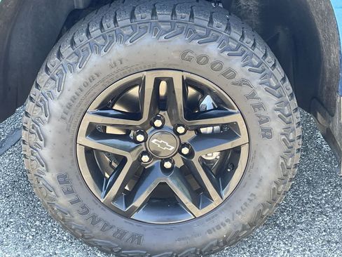Used 2023 Chevrolet Silverado 1500 LT Trail Boss AWD/4WD image 37