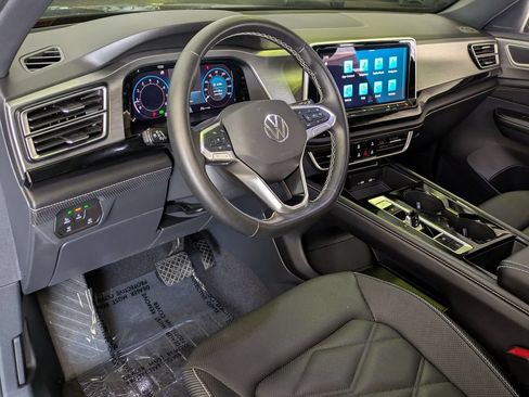 Used 2025 Volkswagen Atlas Cross Sport SE AWD/4WD image 14