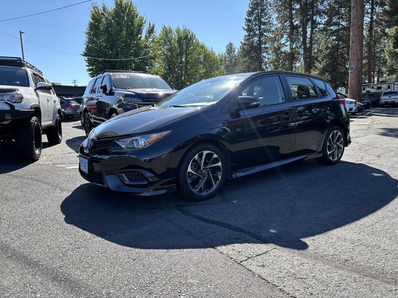 Used 2018 Toyota Corolla iM w/ All-Weather Mat Package FWD image 1