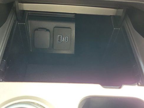 Certified 2022 Ford Explorer ST-Line w/ Class IV Trailer Tow Package image 28