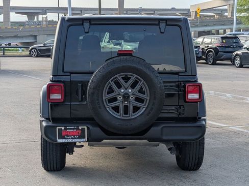 Used 2025 Jeep Wrangler Sport S image 5
