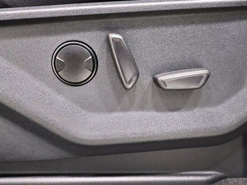 New 2026 Ford F250 Lariat w/ Black Appearance Package image 18