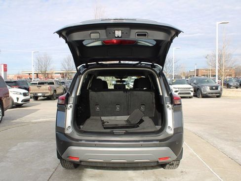 Used 2023 Nissan Rogue S image 9