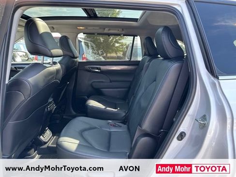 Used 2023 Toyota Highlander Platinum AWD/4WD image 11