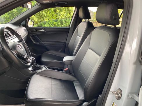Used 2018 Volkswagen Tiguan SEL w/ R-Line Package image 35