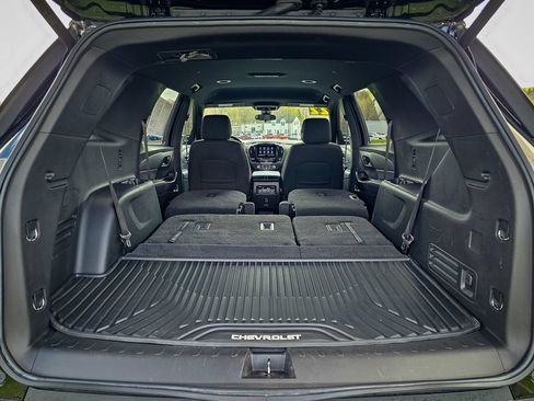 Used 2022 Chevrolet Traverse LT w/ Midnight/Sport Edition AWD/4WD image 36