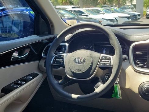 Used 2020 Kia Sorento LX FWD image 3
