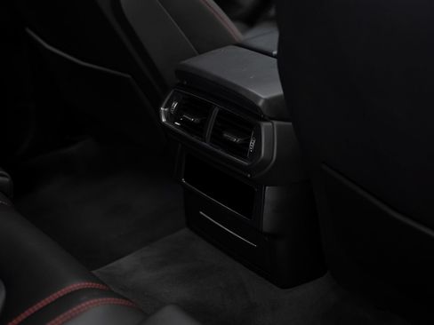 Used 2019 Lamborghini Urus AWD/4WD image 71