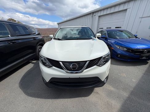 Used 2018 Nissan Rogue Sport SV w/ SV All-Weather Package image 8