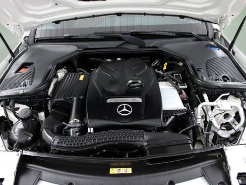 Used 2017 Mercedes-Benz E 300 4MATIC image 9