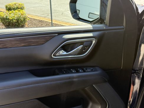 Used 2021 Chevrolet Tahoe Z71 w/ Z71 Signature Package image 14