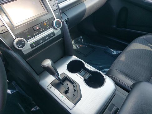 Used 2012 Toyota Camry SE FWD image 22