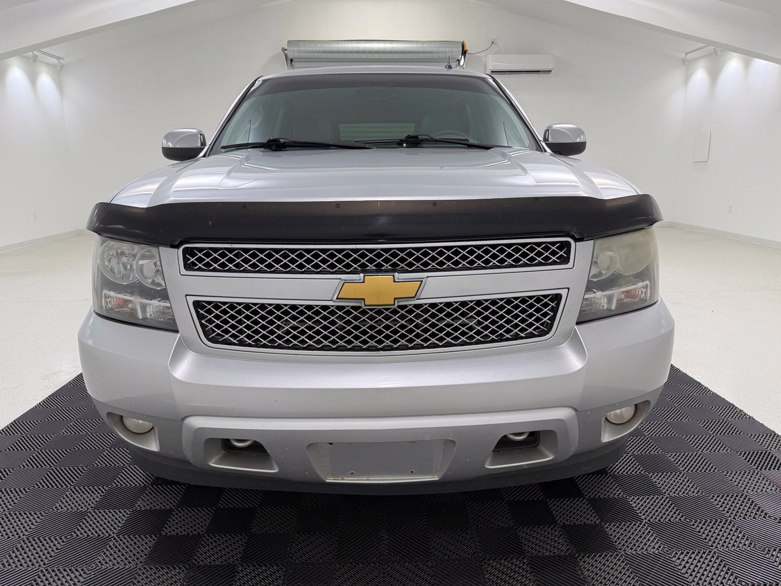 Used 2012 Chevrolet Tahoe LTZ AWD/4WD image 2