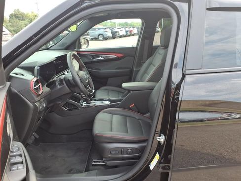 Used 2025 Chevrolet TrailBlazer RS w/ Convenience Package FWD image 4