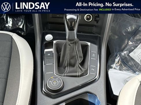 New 2026 Volkswagen Taos SE AWD/4WD image 17