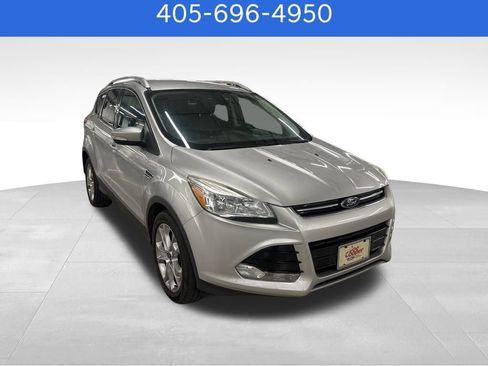 Used 2016 Ford Escape Titanium image 2