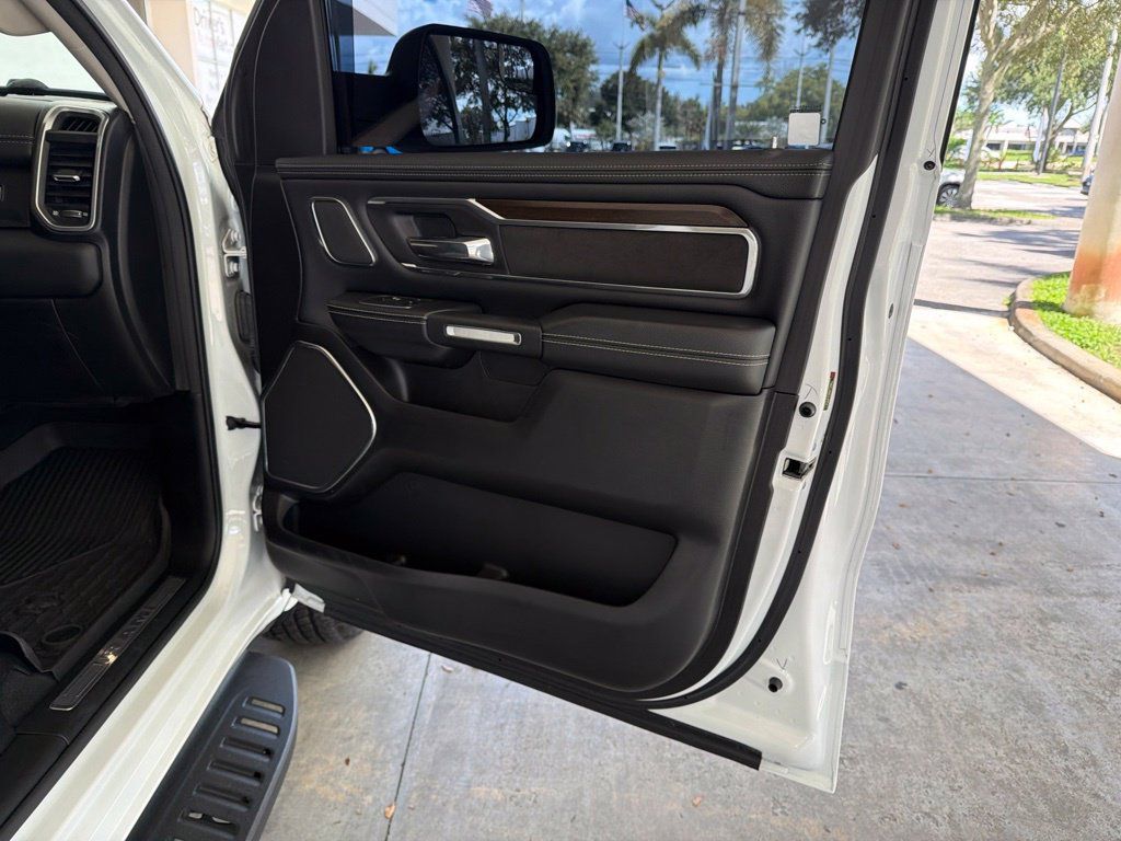 Used 2022 RAM 1500 Laramie AWD/4WD image 29
