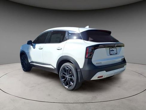 New 2025 Nissan Kicks SR w/ SR Premium Package image 3