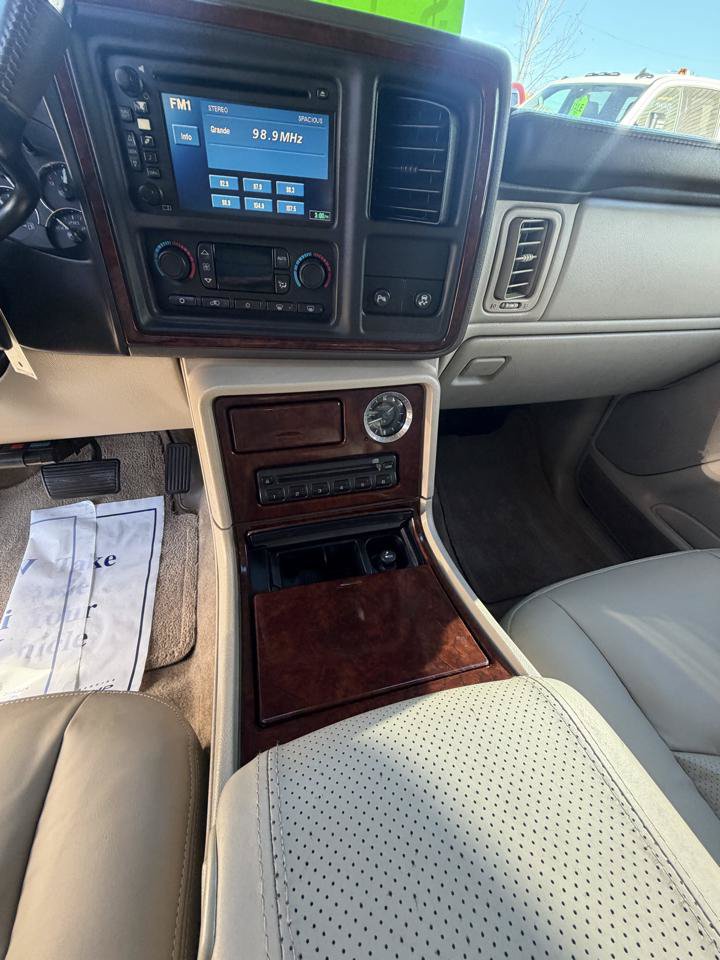 Used 2005 Cadillac Escalade AWD image 8