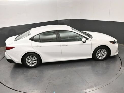 Used 2025 Toyota Camry LE FWD image 24