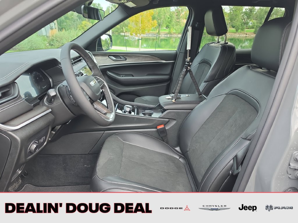 New 2027 Jeep Grand Cherokee 4WD image 9