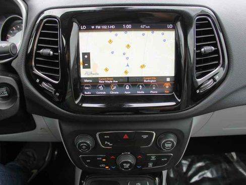 Used 2018 Jeep Compass Limited w/ Navigation Group image 12