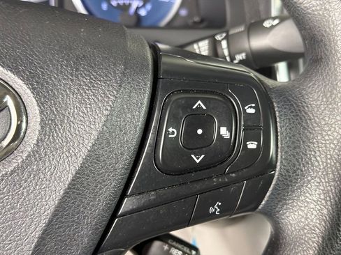 Used 2016 Toyota Camry LE image 25