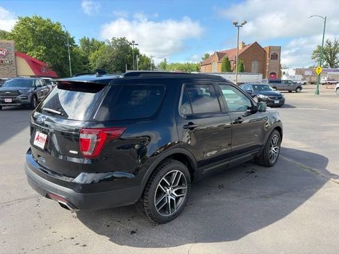 Used 2017 Ford Explorer Sport w/ Equipment Group 401A AWD/4WD image 4