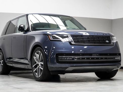 Used 2024 Land Rover Range Rover SE AWD/4WD image 4