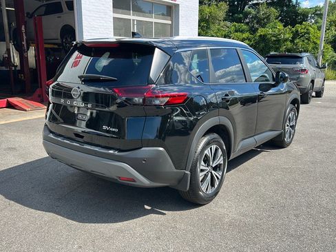 Used 2023 Nissan Rogue SV w/ SV Premium B Package image 7