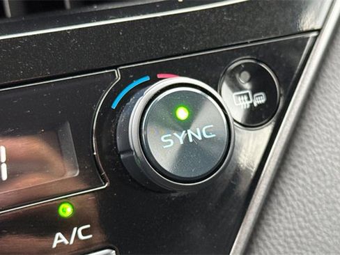 Used 2021 Toyota Camry XLE w/ Navigation Upgrade Package image 30