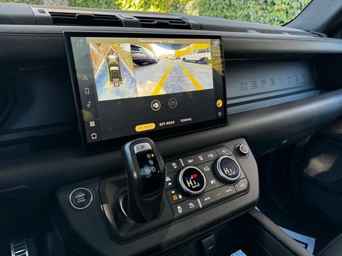 Used 2023 Land Rover Defender 110 V8 image 15