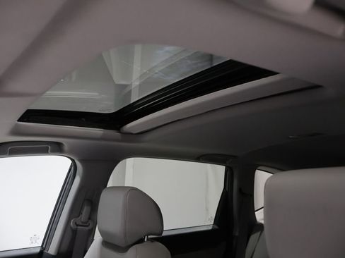 Used 2017 Honda CR-V EX-L image 9