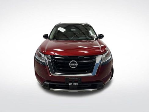 Used 2023 Nissan Pathfinder Platinum image 12