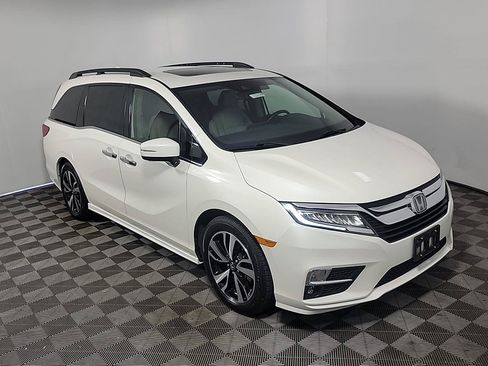Certified 2019 Honda Odyssey Elite image 2