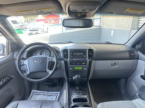 Used 2007 Kia Sorento EX w/ Luxury Pkg RWD image 10