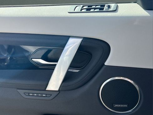 Certified 2024 Land Rover Discovery Sport S image 24