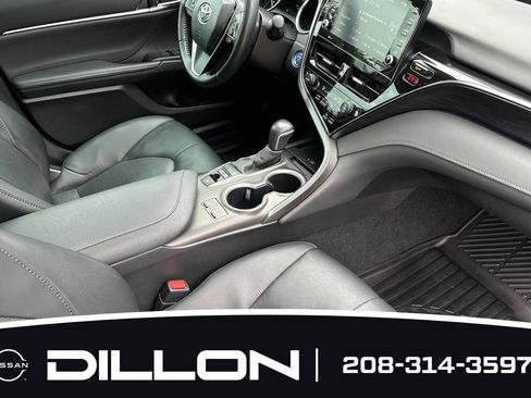 Used 2024 Toyota Camry XLE w/ Cold Weather Package FWD image 17