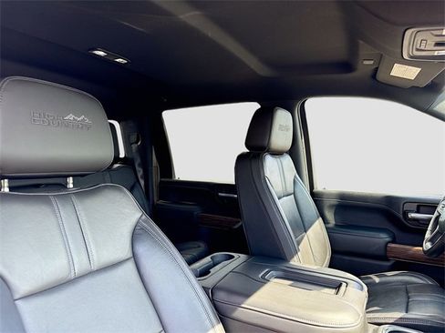 Used 2020 Chevrolet Silverado 2500 High Country image 32