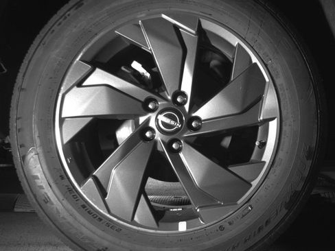 Used 2025 Nissan Rogue SV FWD image 15