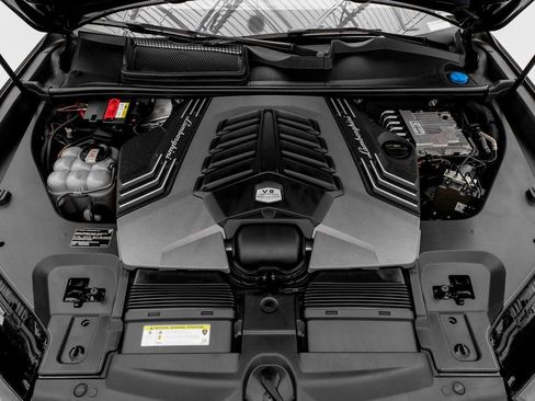 Used 2021 Lamborghini Urus image 28