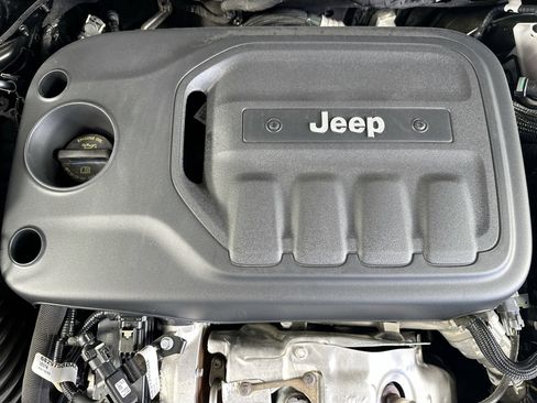 Used 2022 Jeep Cherokee Latitude Lux w/ Sun & Sound Group image 29