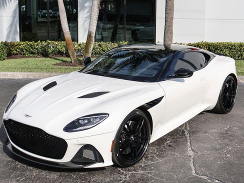 Used 2019 Aston Martin DBS Superleggera image 21
