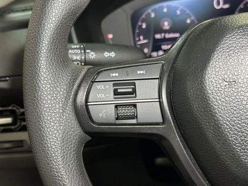 Certified 2025 Honda Accord SE image 25