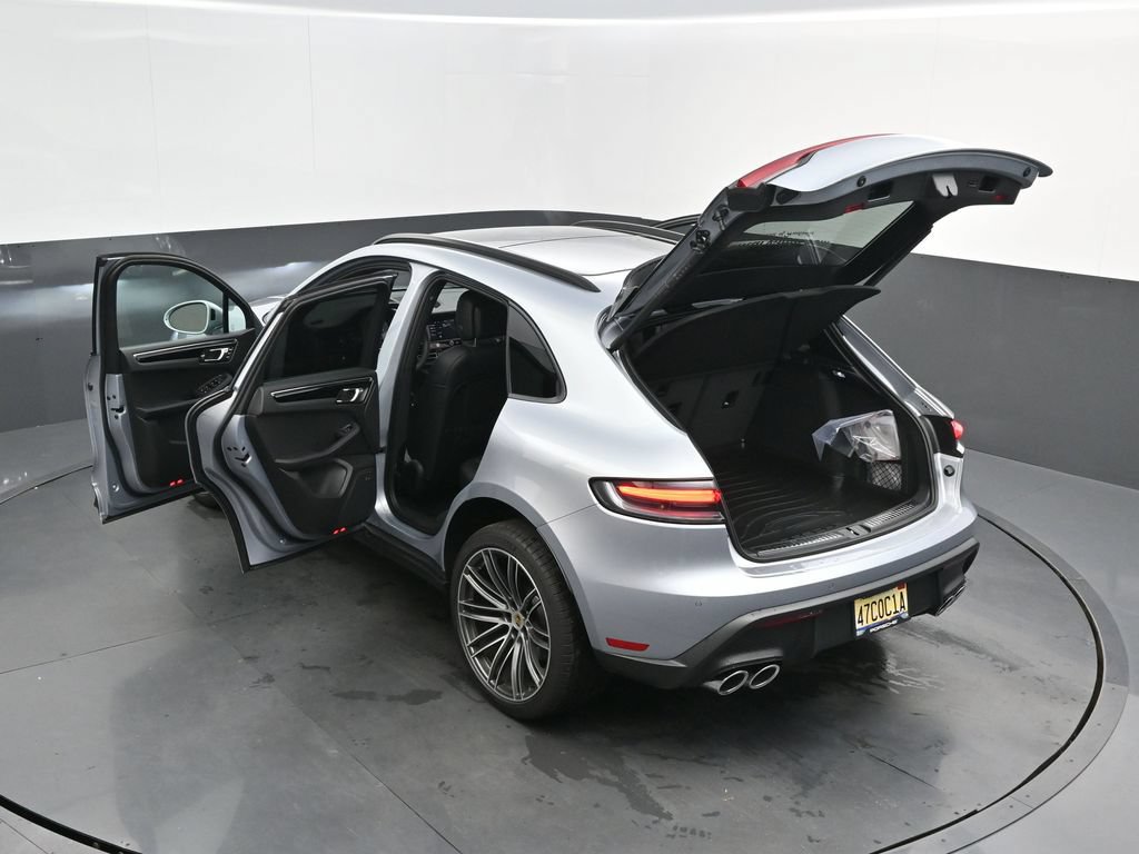 Certified 2026 Porsche Macan AWD/4WD image 41