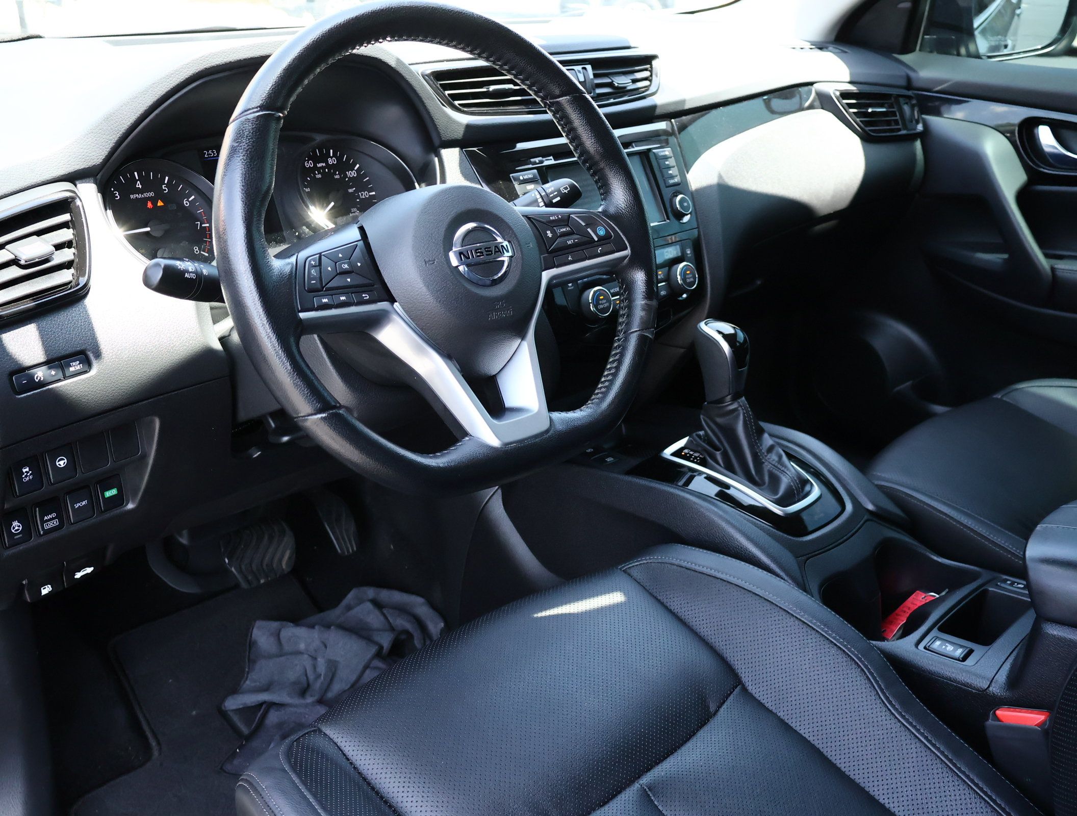 Used 2022 Nissan Rogue Sport SL w/ Premium Package AWD/4WD image 3