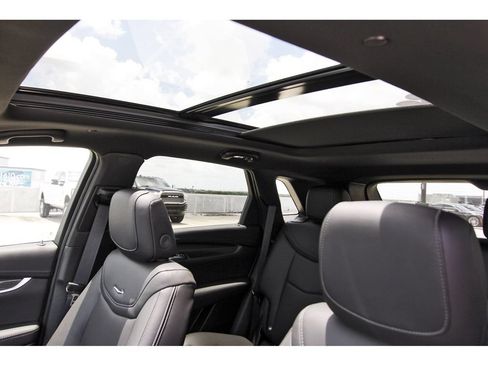 New 2026 Cadillac XT5 Sportv w/ LPO, Onyx Lite Package AWD/4WD image 23