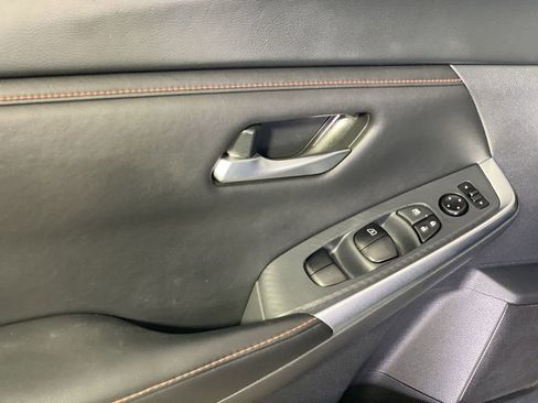 Used 2025 Nissan Sentra SR FWD image 27