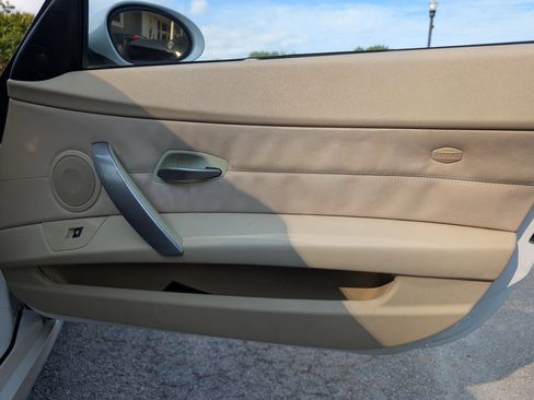 Used 2008 BMW Z4 3.0i RWD image 25