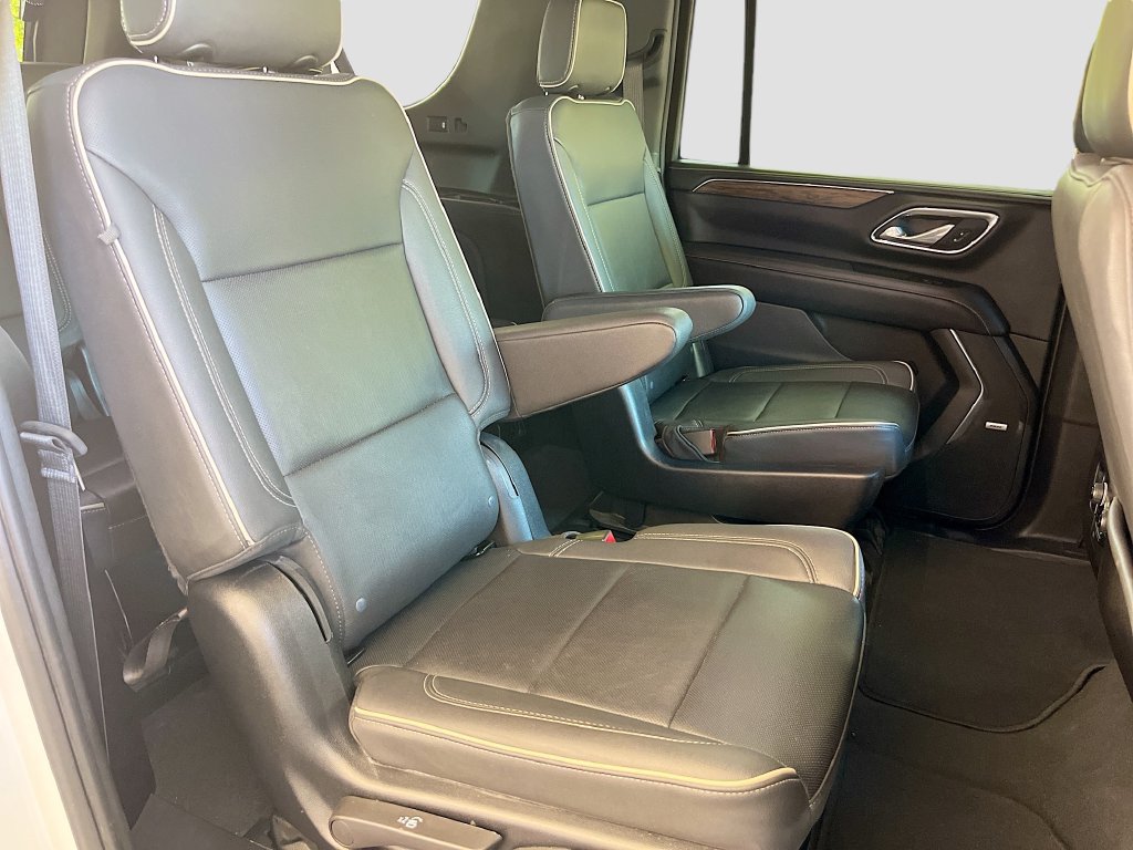 Used 2023 Chevrolet Suburban Premier RWD image 28